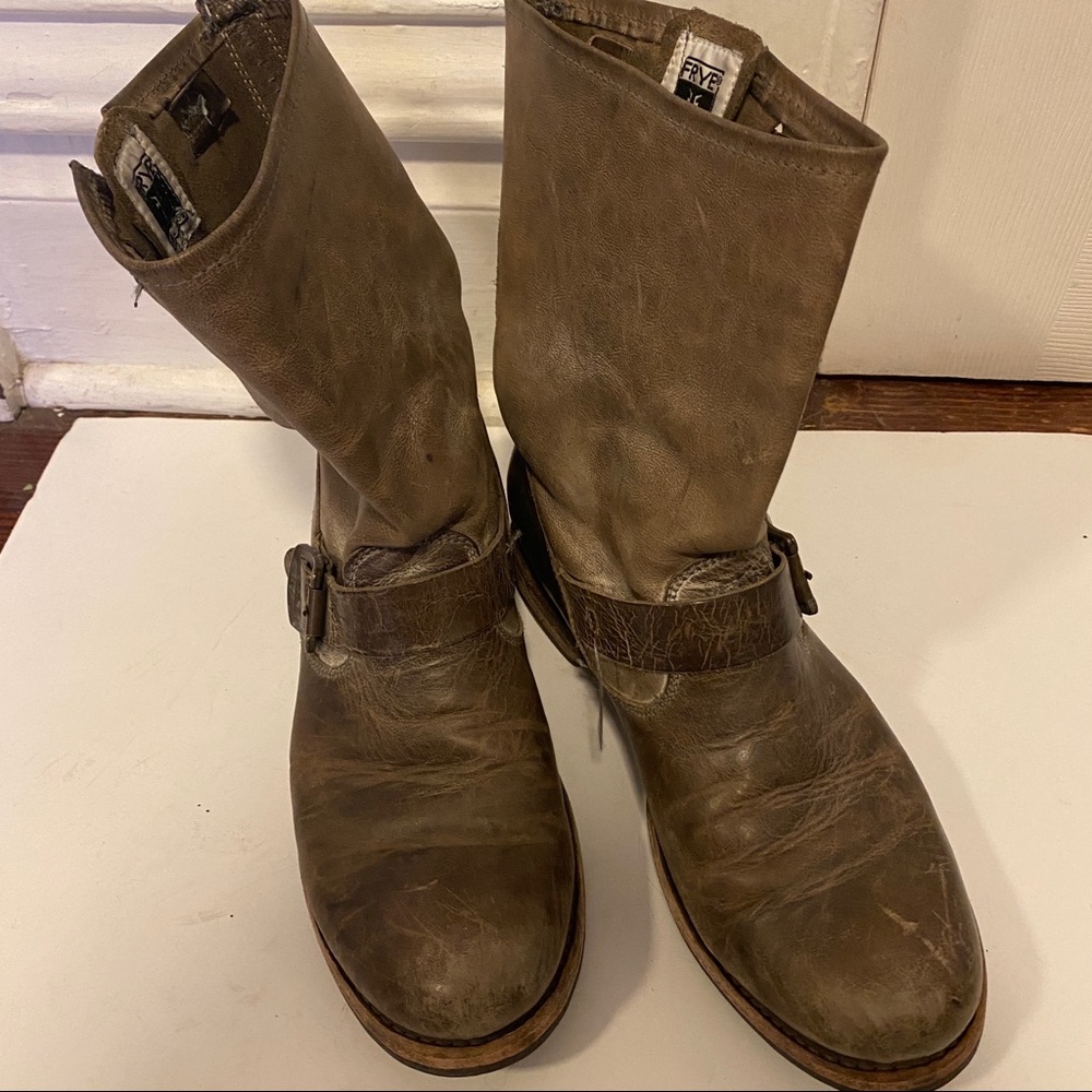 Frye Distressed Veronica Short Boot - Picture 2 of 13
